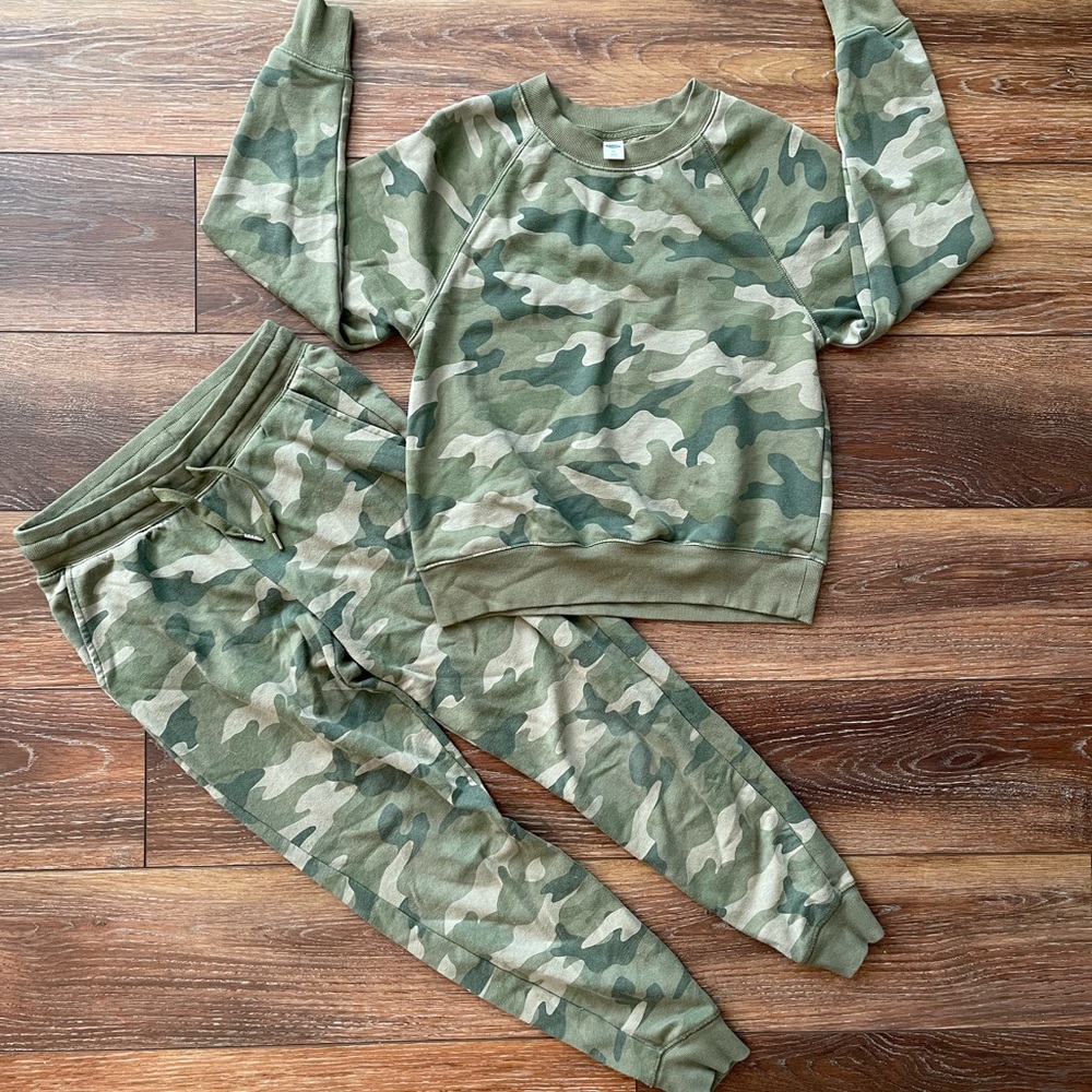 Womens Old Navy Camo Print Sweatsuit Size XS